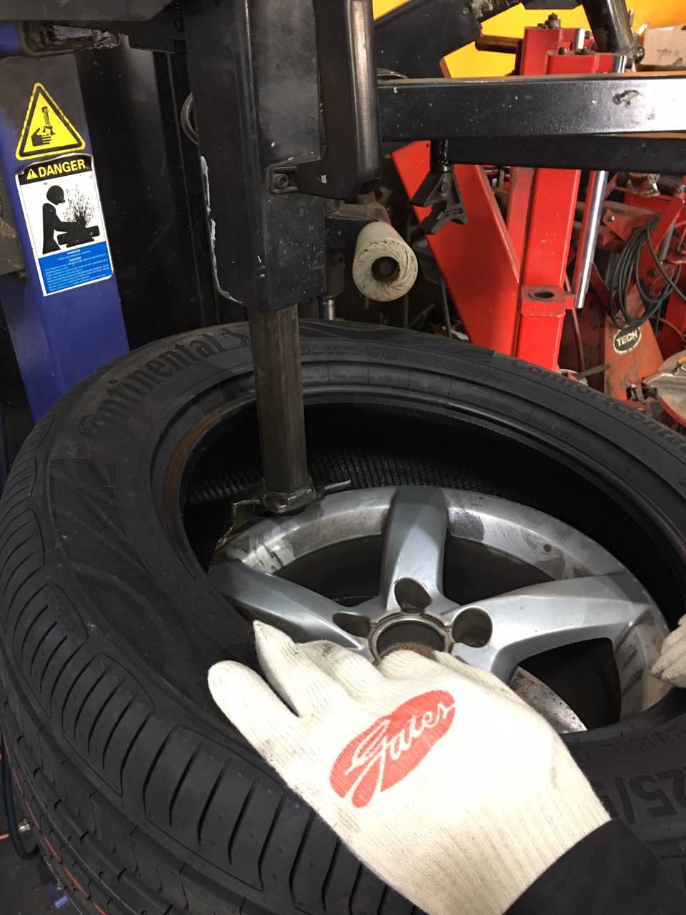 马牌ucj和cc6轮胎哪个实用,4年的马牌cc6轮胎还能用吗