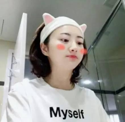 同样是晒素颜，为什么活跃得像高仿的大甜甜洗个脸就能圈粉无数？