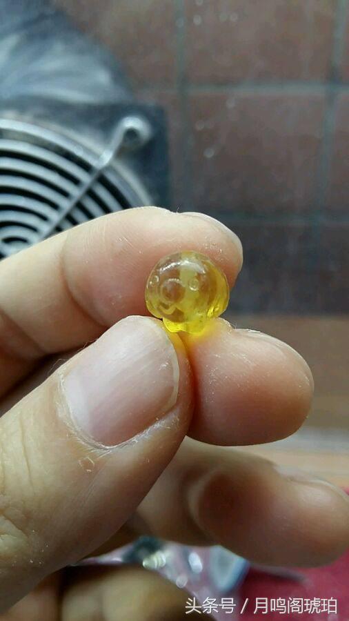 琥珀边角料变废为宝,废物利用提炼黄金