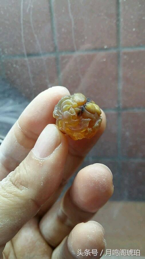 琥珀边角料变废为宝,废物利用提炼黄金