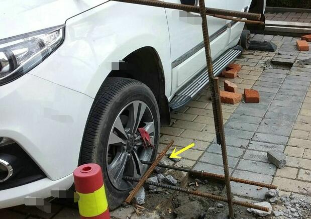 丰田车乱停后续,丰田乱占停车位被用钢筋焊死后续