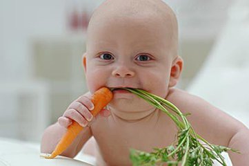 1岁宝宝一天饮食吃多少,1岁半宝宝每日饮食时间表