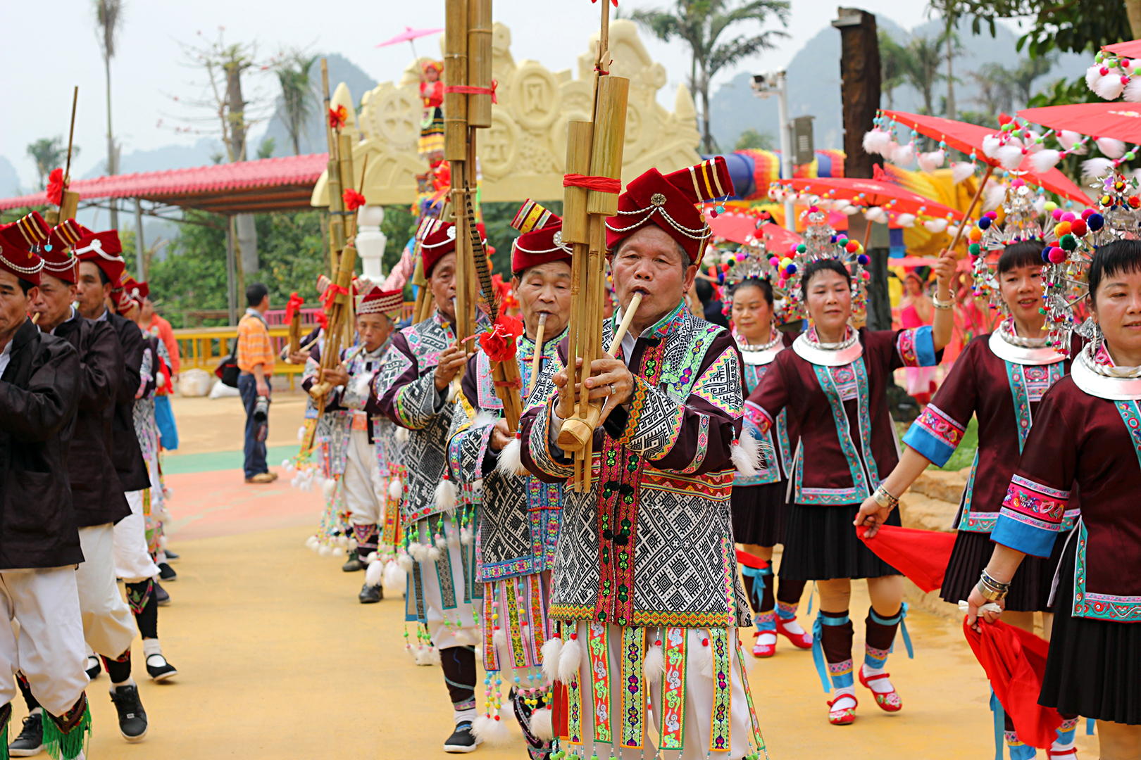 崇左市扶绥龙谷湾恐龙公园,扶绥龙谷湾三月三
