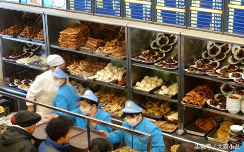 老北京豆汁儿，被外地人称为最“难吃”的京味，却是老北京的命根