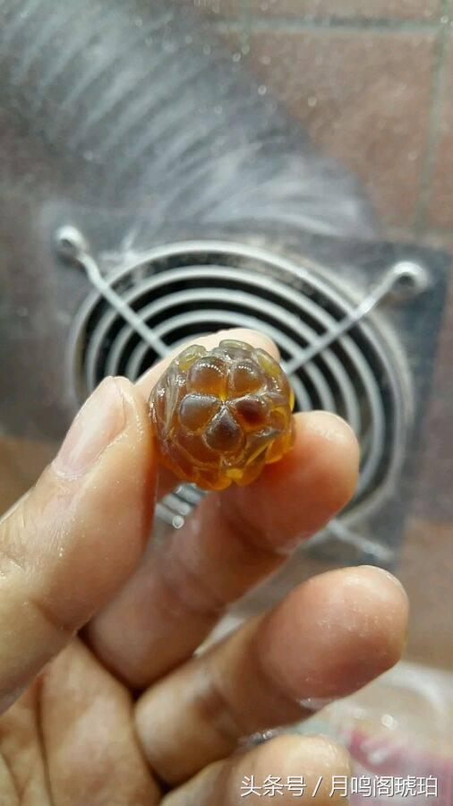 琥珀边角料变废为宝,废物利用提炼黄金