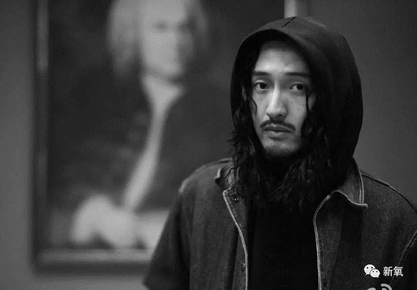 留小胡须有什么讲究,留胡须有技巧