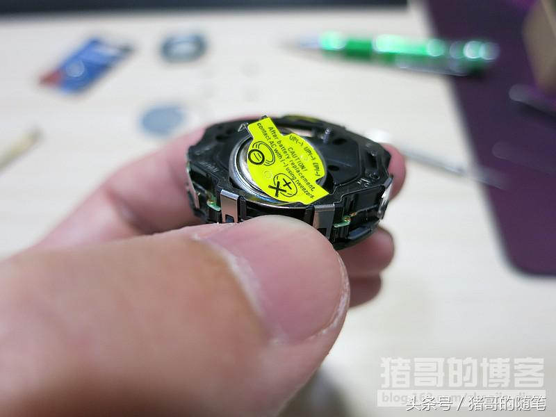 卡西欧g-shockga400换电池,卡西欧手表g-shock怎么换电池