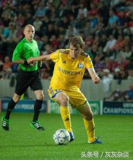 足球梅西最强远射,足球梅西精彩进球视频