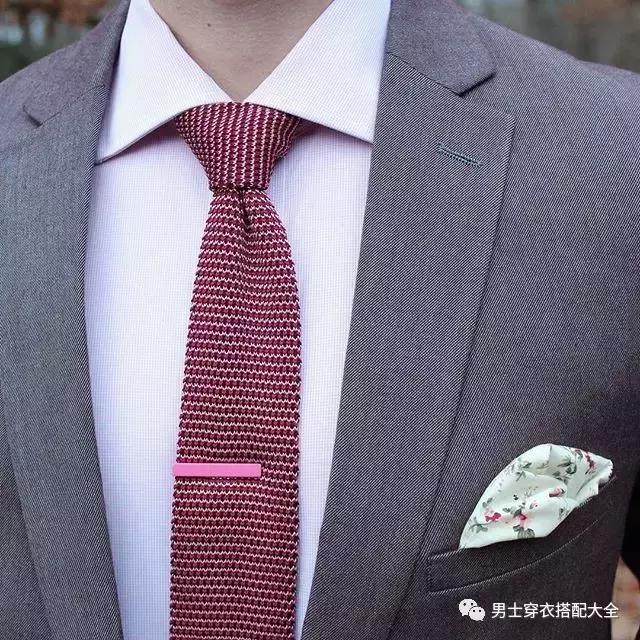 男士休闲西装西裤搭配小白鞋,男士休闲西装搭配什么打底衫