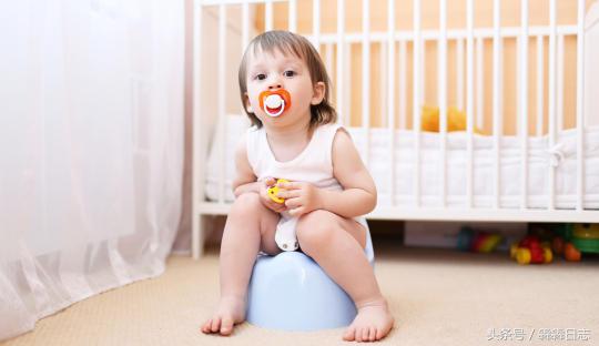 宝宝肛周有点肿怎么回事,婴儿肛周肿是什么原因