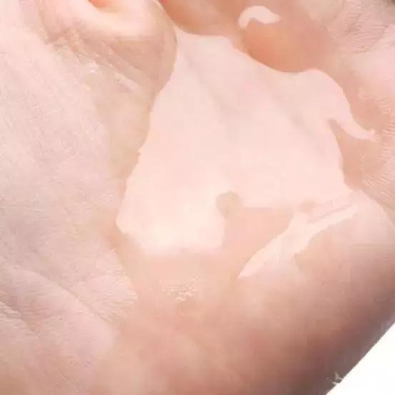 口红不过50元,与阿玛尼烂番茄色相似的口红