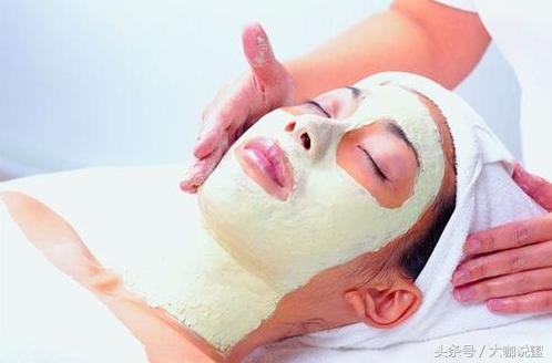 香蕉酸奶加蜂蜜有什么功效,酸奶加蜂蜜加香蕉晚上喝好吗