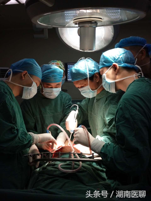 腰部有小肉球是不是有恶性瘤,女三十三岁腰部长了瘤是啥病