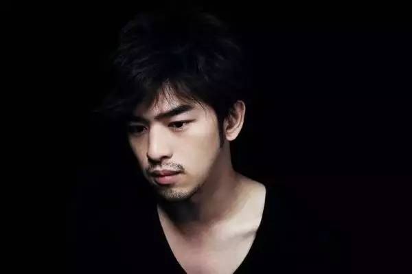 留小胡须有什么讲究,留胡须有技巧