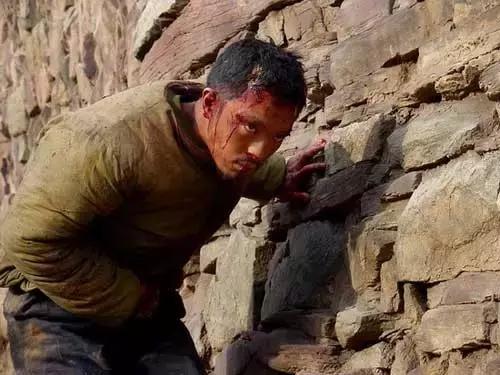 这部重口味、高分喜剧为国人量身订做，却永远不可能引进