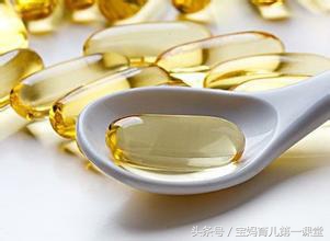 宝宝肋骨外翻医生说佝偻病,婴儿佝偻病腿弯