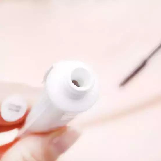 口红不过50元,与阿玛尼烂番茄色相似的口红