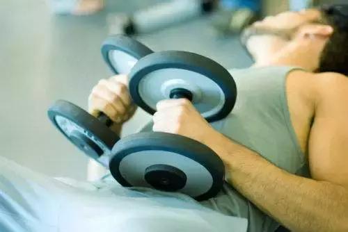 练完感觉要吐了怎么办,练到想吐怎么缓解