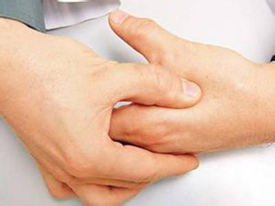 打呼噜几个穴位轻松搞定,晚上打呼噜一招搞定