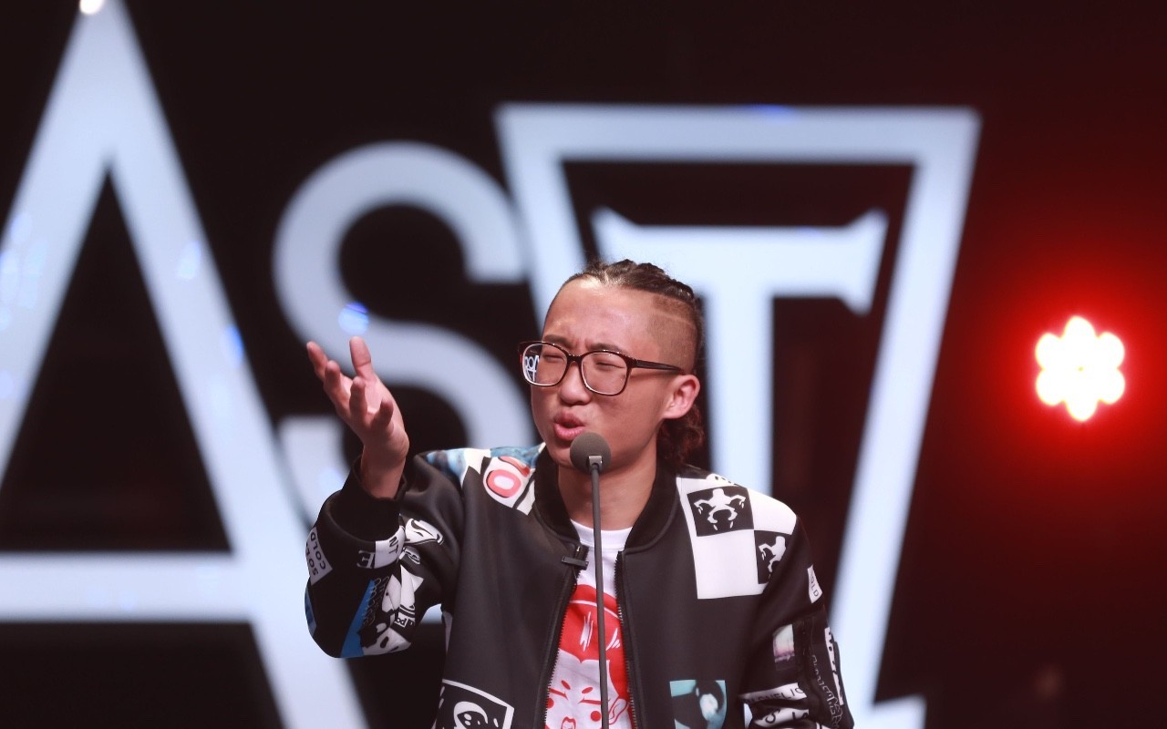 第四季奇葩说陷入迷之尴尬，小米花上亿元冠名打水漂了吗