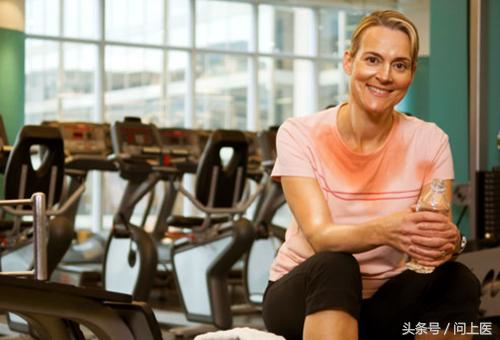 以前不出汗现在开始很容易出汗,为什么有人出汗多有的出汗少