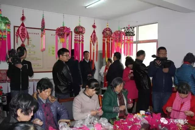 省政协调研武威市天祝县陇原巧手示范基地—巧红绣绣坊