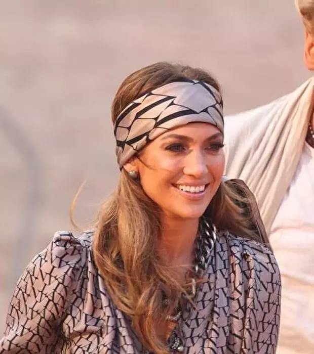 春季刮风头发乱糟糟，我有这些“治愈”法宝！