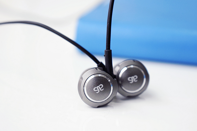 性价比入耳式耳机音质,性价比高的混音耳机