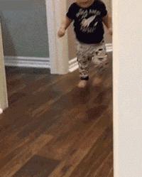 滑板的轮子底里面东西掉了怎么办,滑板的轮子掉了怎么安回去双翘板