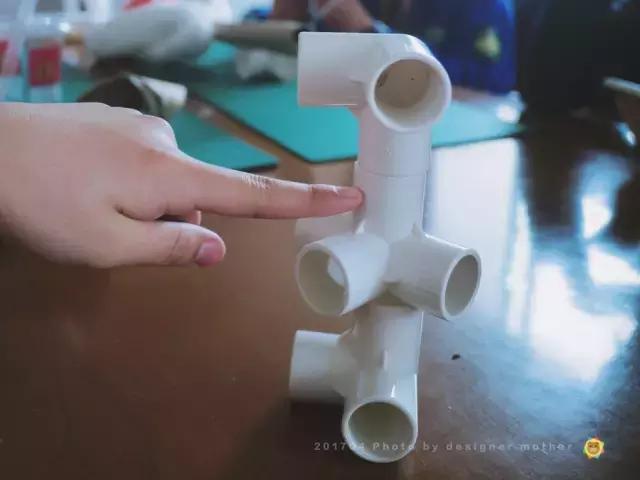 小朋友搭建小屋视频,户外小屋搭建