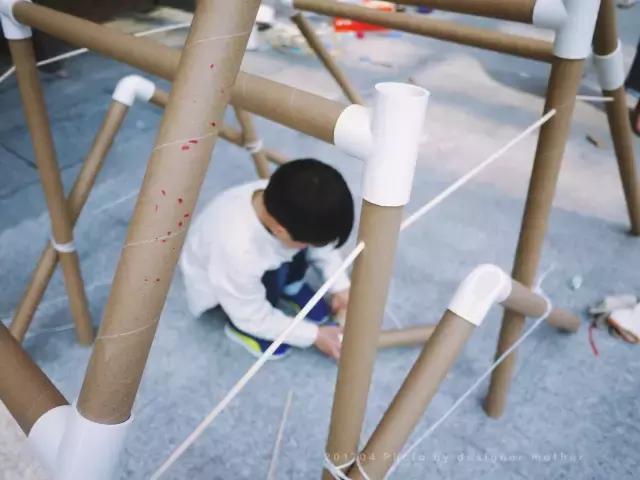 小朋友搭建小屋视频,户外小屋搭建