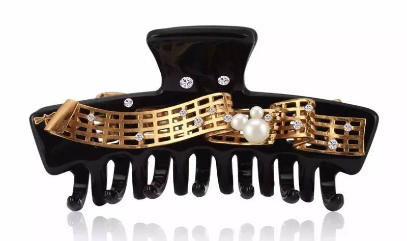 春季刮风头发乱糟糟，我有这些“治愈”法宝！