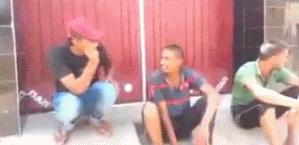 滑板的轮子底里面东西掉了怎么办,滑板的轮子掉了怎么安回去双翘板