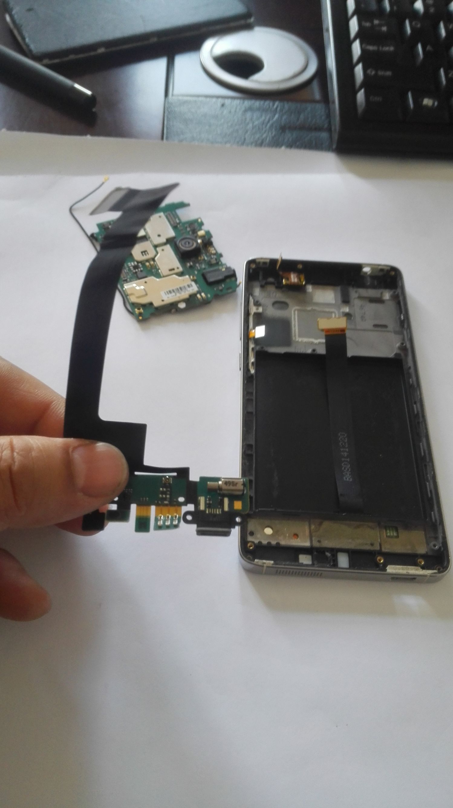 小米10外屏裂了,小米11ultra屏裂了能免费换新吗