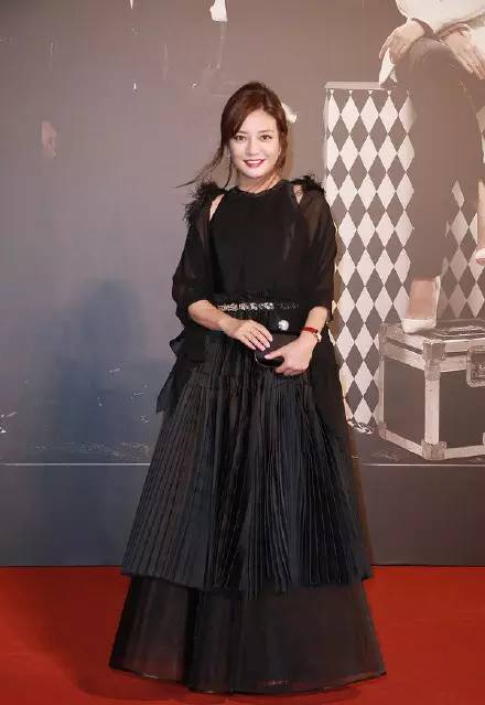 千篇一律穿搭,花里胡哨颜色穿搭