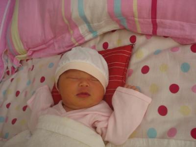 宝宝刚出生没奶水该吃什么,新手妈妈奶水不够的问题