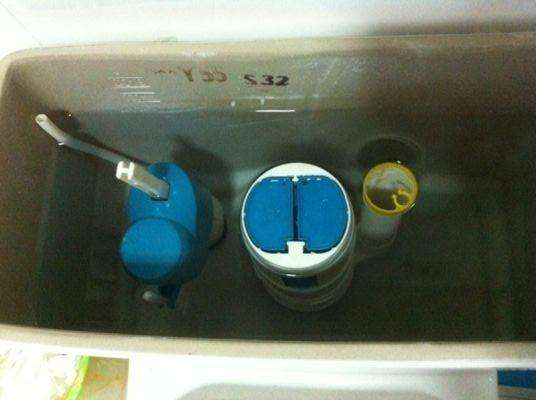 马桶上水慢是什么原因造成的,马桶有哗啦啦响声怎么回事