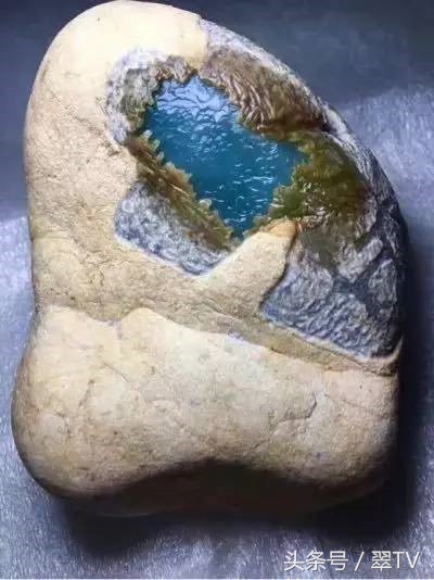 翡翠赌石知识和赌石技巧大全,揭秘翡翠赌石的神秘面纱