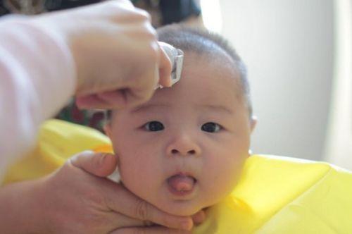 孩子非常抗拒理发怎么引导,宝宝抗拒洗头发怎么办