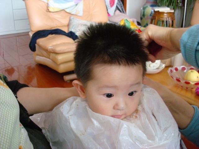 孩子非常抗拒理发怎么引导,宝宝抗拒洗头发怎么办