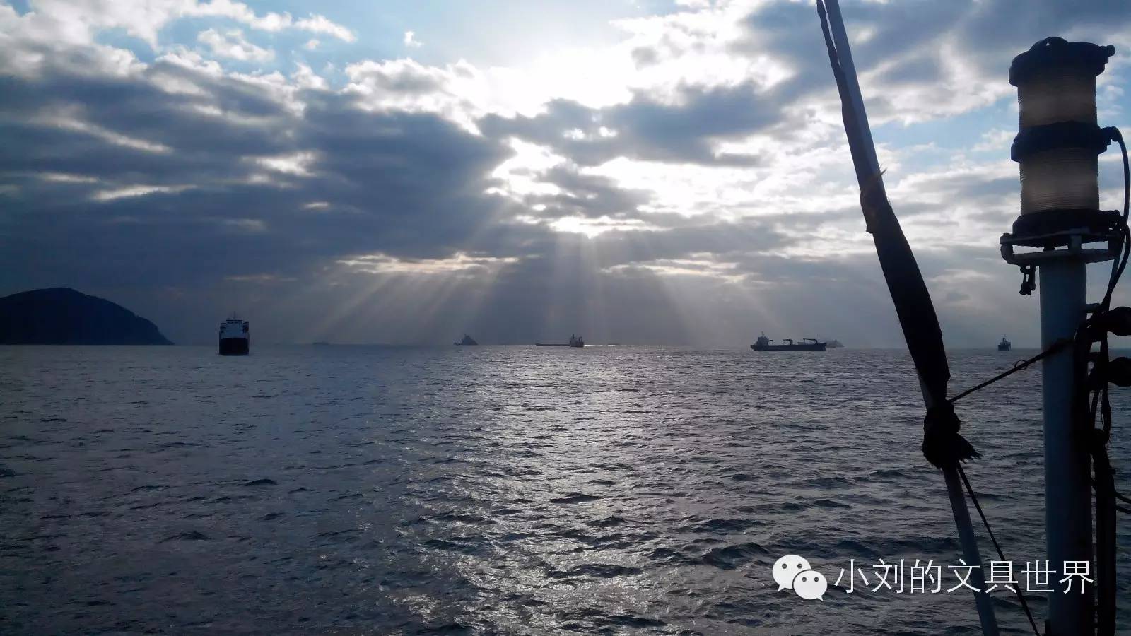 在香港本地船员一个月多少钱,香港渔业船员工资多少钱一个月