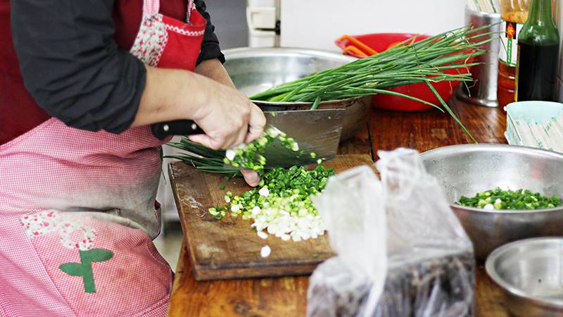 人均13元撑到扶门出！这家店深藏不露，老板居然还是“明星”？