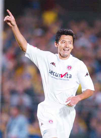 杨晨被授予德甲传奇球星称号,杨晨获得过亚洲足球先生吗