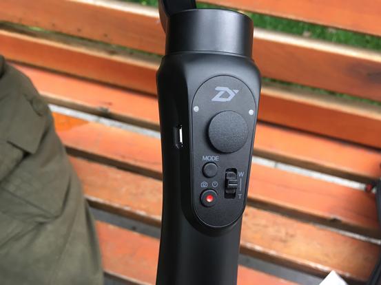 智云SmoothQ三轴稳定器评测：性价比完爆OSMO！