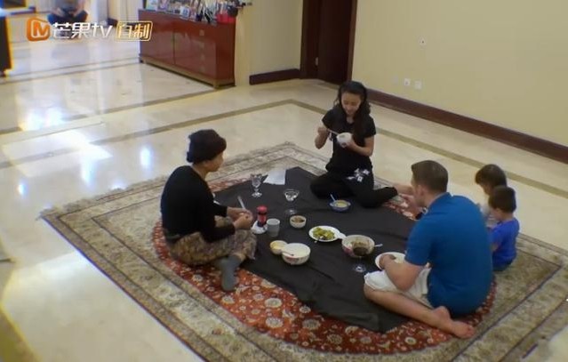 适合孩子读书玩耍的客厅装修风格,在客厅给孩子装个玩耍空间