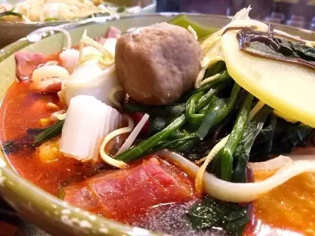 美女编辑拼死吃遍全城麻辣烫，终于选出6家最好吃的！