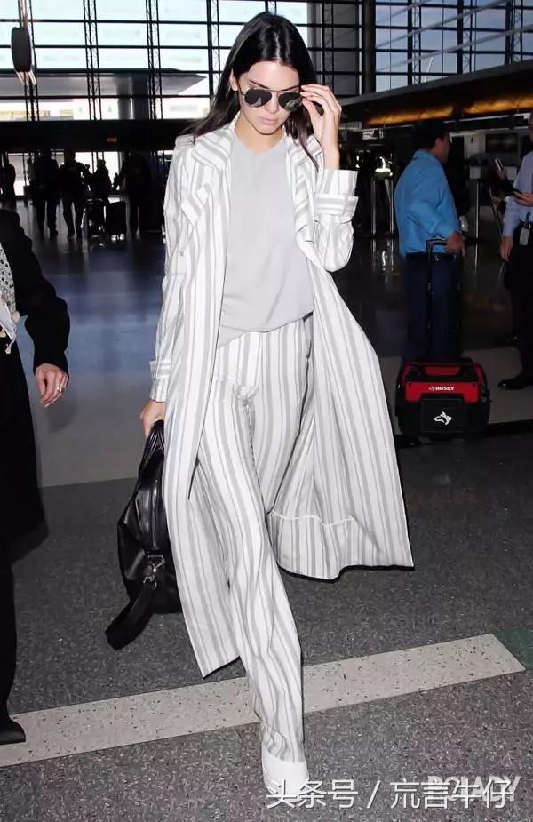 开春针织开衫外套搭配什么内搭,新款时尚牛仔外套风衣