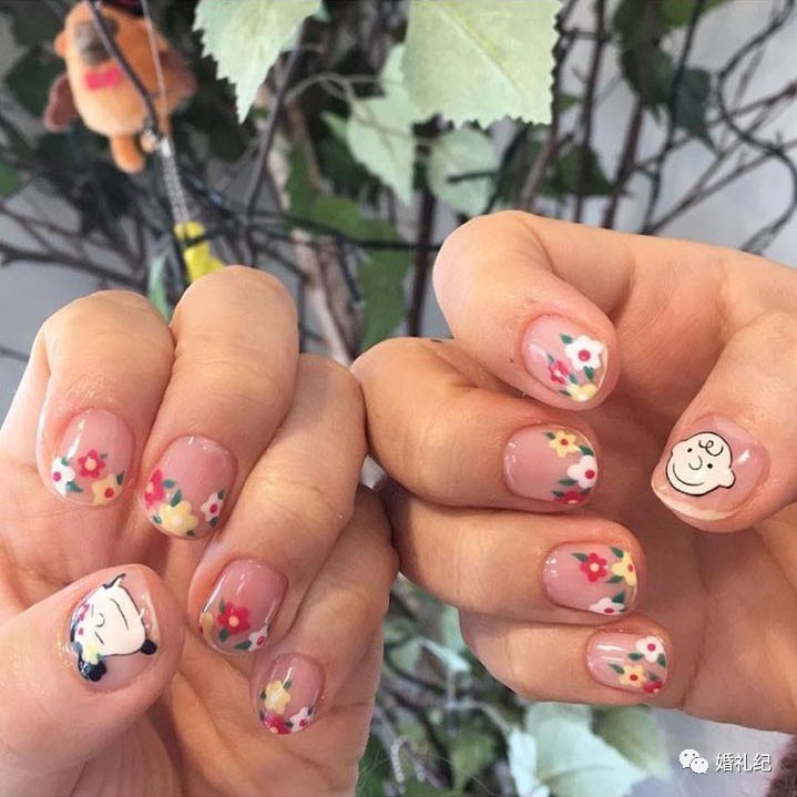 新娘美甲裸色系短甲,最近新娘美甲火爆款