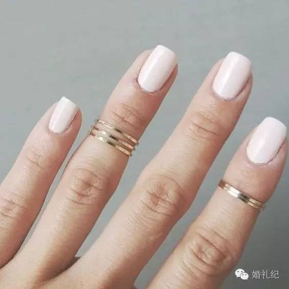 新娘美甲裸色系短甲,最近新娘美甲火爆款