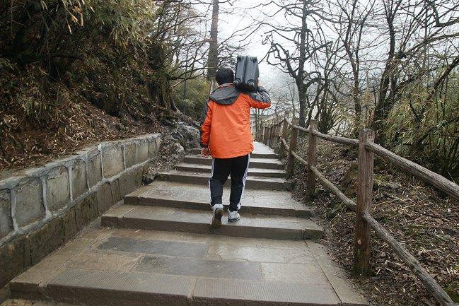 峨眉山一日观金顶日出吃住行攻略,峨眉山吃住行全攻略